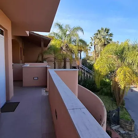 Casa Di Luca * Furnari